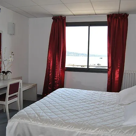 Otel Les Roches Blanches 3*