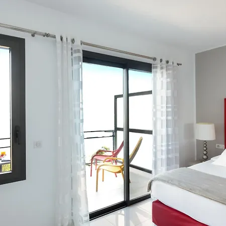 Otel Les Roches Blanches 3*