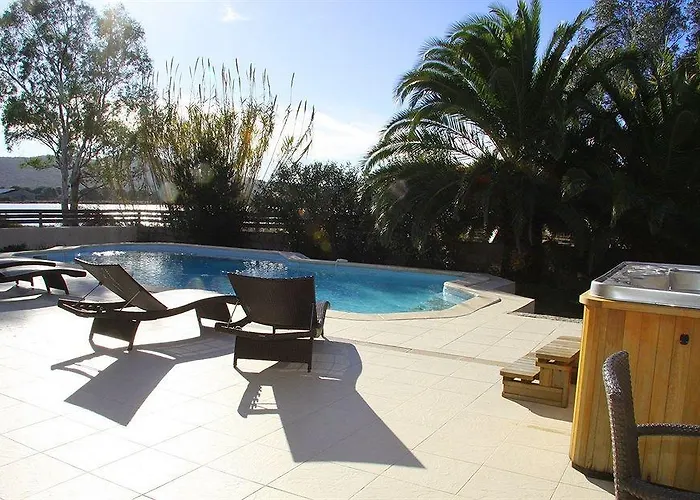 罗切布兰切酒店