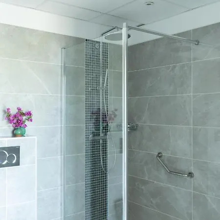 罗切布兰切酒店