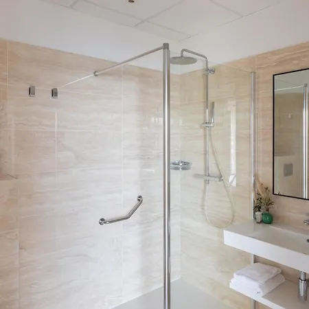 ホテル レ ロシュ ブランシュ 3*