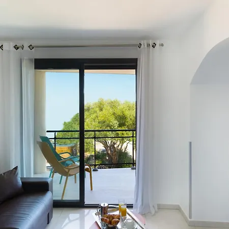 Ξενοδοχείο Les Roches Blanches 3*