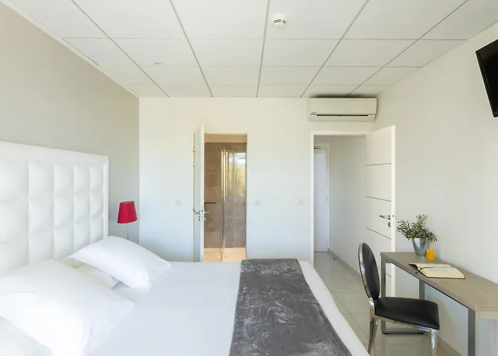 Les Roches Blanches Hotel 3*